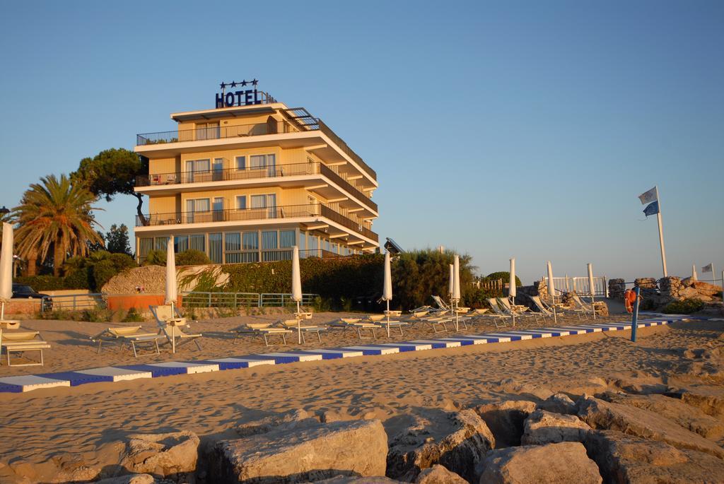 Grand Hotel L'Approdo Террачина Экстерьер фото