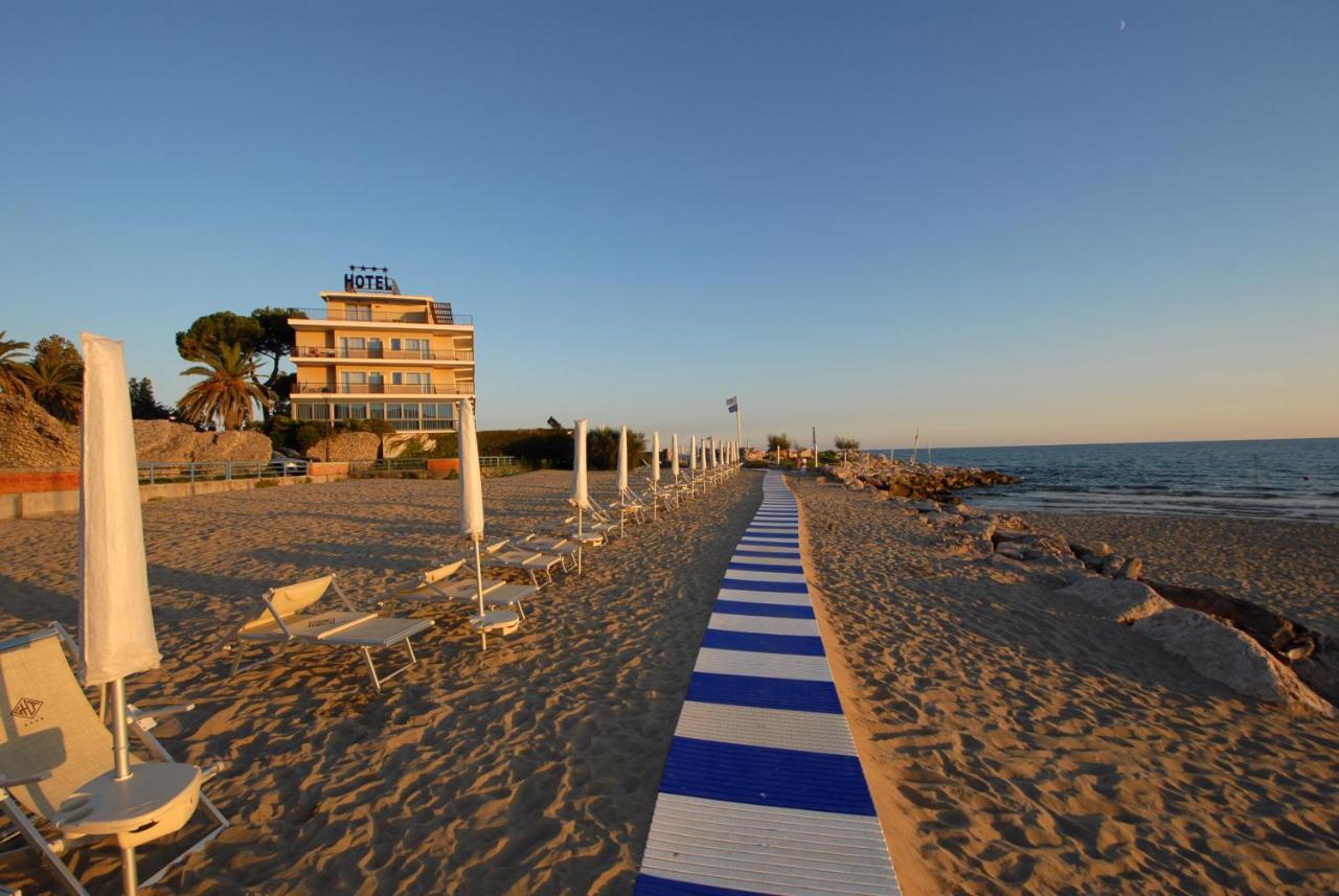 Grand Hotel L'Approdo Террачина Экстерьер фото